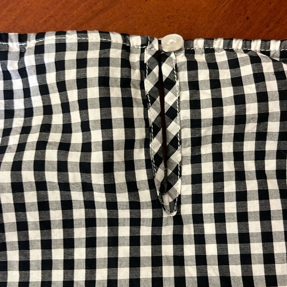 Liz Claiborne Women’s Black & White Gingham Blouse with White Lace Sleeves PM - Picture 5 of 8